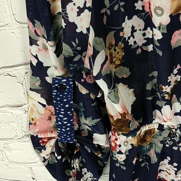 Siren Lily Tunic - Picture 4 of 6